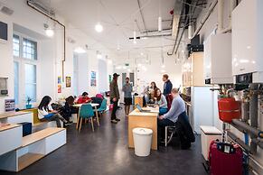 Avenue Hostel
