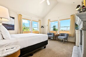 Saratoga Inn