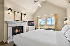 Saratoga Inn