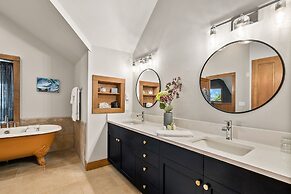 Saratoga Inn