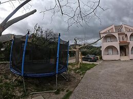 Kaiafas Lake Hotel