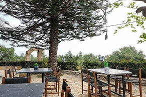 Kaiafas Lake Hotel