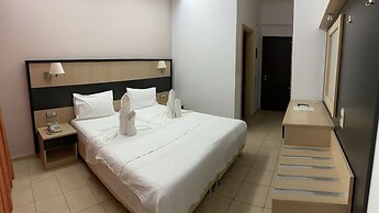 Kaiafas Lake Hotel