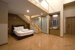 The King Hotel
