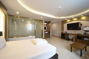 The King Hotel