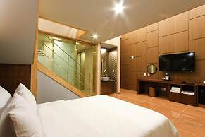 The King Hotel