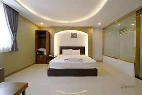 The King Hotel