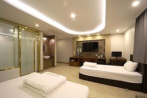The King Hotel