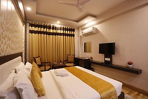 Paradise Ganga - A River Side Hotel