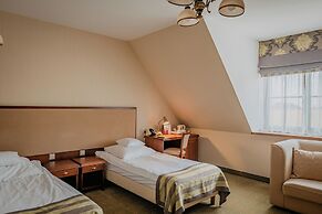Hotel Poledno