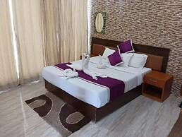 Gold India Beach Resort