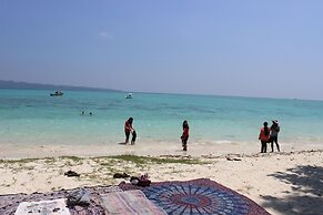 Gold India Beach Resort