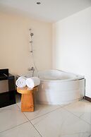 Acacia Premier Hotel