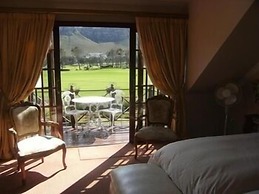 Mulligans Golf Lodge