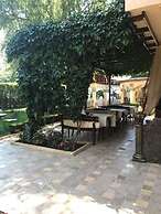 Golden Pearl Hotel