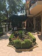 Golden Pearl Hotel