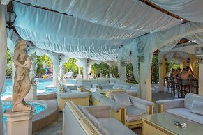 Golden Pearl Hotel