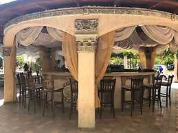 Golden Pearl Hotel