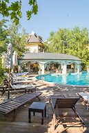 Golden Pearl Hotel