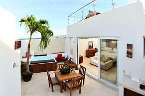 Las Olas downtown Condos by Playa Paradise