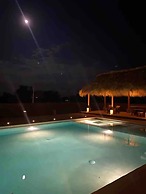 Luxury Beach Side Condo By SAMOTOGO Group