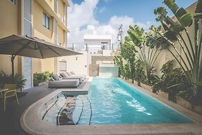 Biwa Tulum