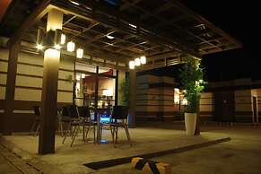 The Red Palm Suites and Restaurant