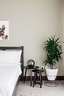 Fantastay - Golden Mile