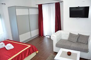 MaXhit Apartments