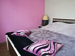 Lori travel Guest House
