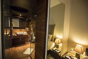 Bizz The Hotel