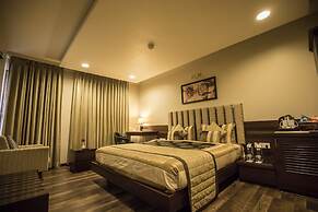 Bizz The Hotel