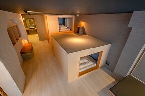 AET HOTEL