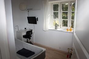 Holmehuset Bed & Breakfast - Gårdhotel