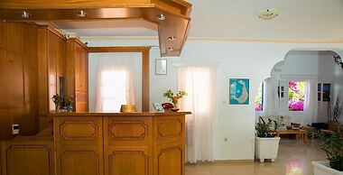 Avra Hotel