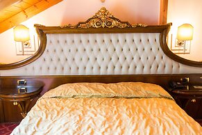 Alexios Inn Hotel
