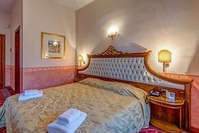 Alexios Inn Hotel