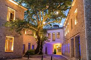 Alexios Inn Hotel