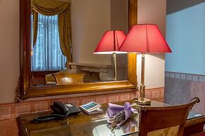 Alexios Inn Hotel