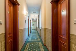 Alexios Inn Hotel