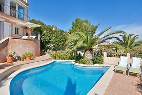 Villa with incredible sea views and pool