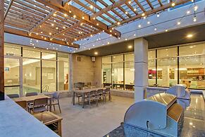 Home2 Suites by Hilton Montreal Dorval