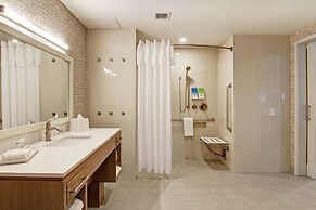 Home2 Suites by Hilton Montreal Dorval