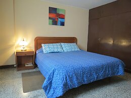 Hotel del Oeste B&B