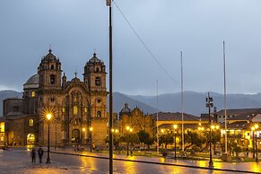 Capac Inka Wasi Plaza