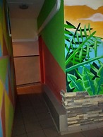 JUNGLE - Hostel
