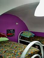 JUNGLE - Hostel