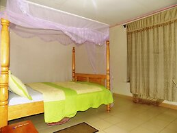 Hotel B Plus