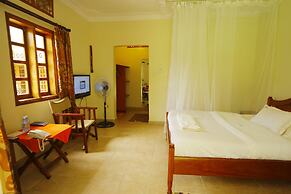 Kalya Courts Hotel
