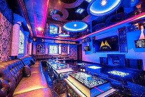 M One Hotel